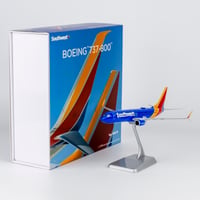 【お取り寄せ商品】1/200  737-800/w　サウスウェスト航空「ハート塗装」  N8657B  スタンド付き