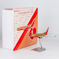 【お取り寄せ商品】1/200  737-700/w  サウスウェスト航空「マスタードロケット塗装」   N758SW  スタンド付き