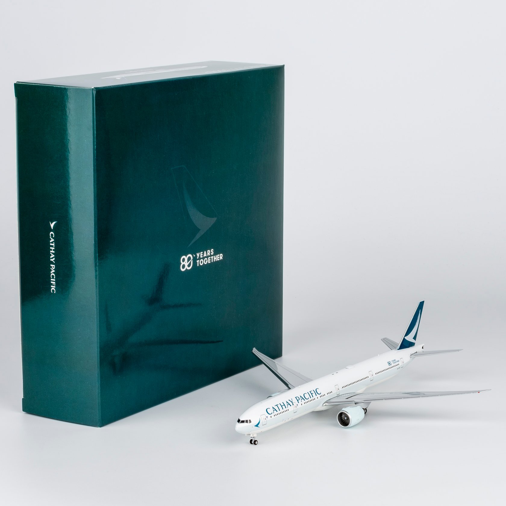 訳あり】【特売セール商品】1/400 777-300ER キャセイパシフィック航