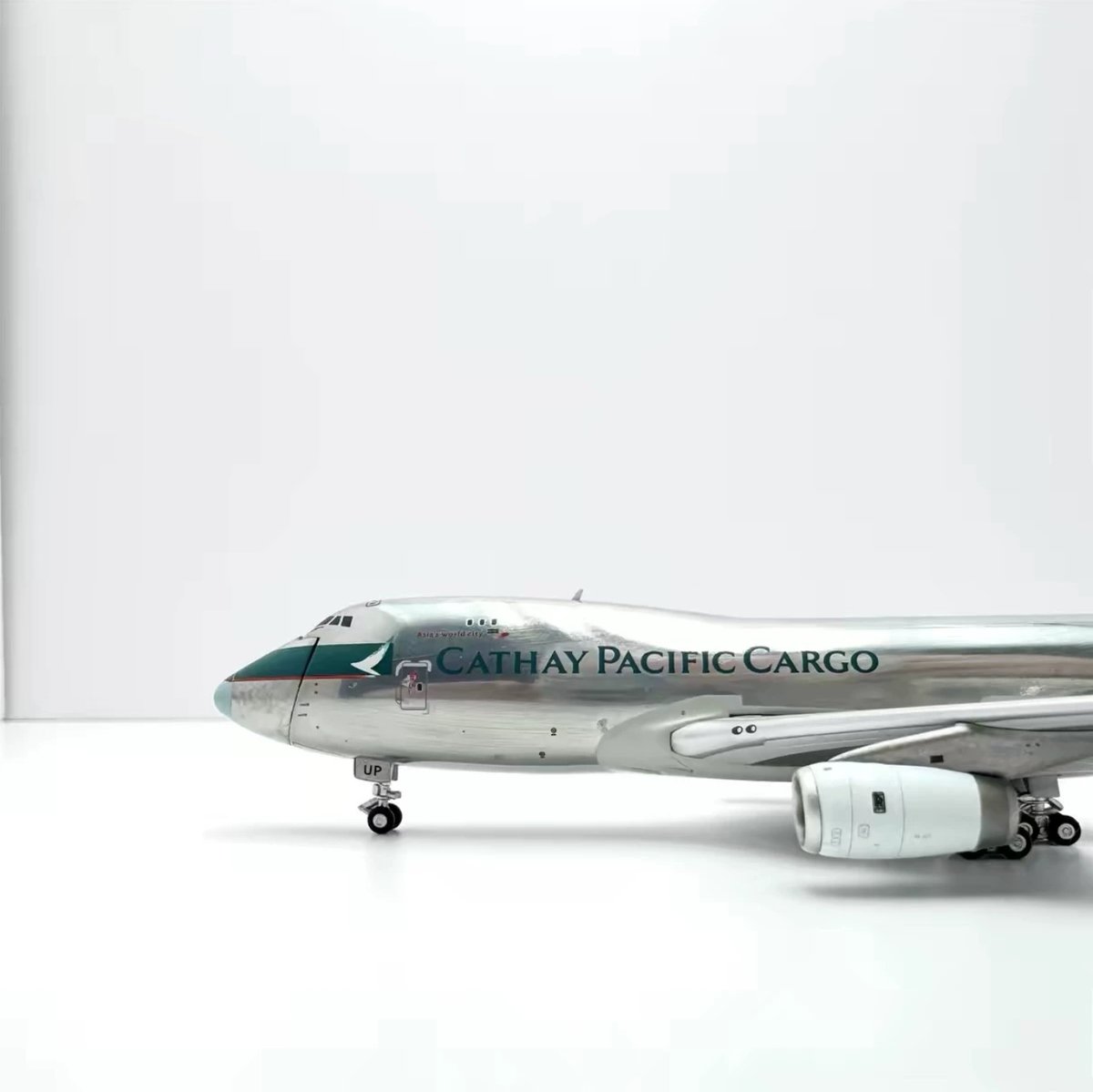 YY Wings 1/400 747-400 キャセイパシフィック航空 B-HUP 貨物ドア開