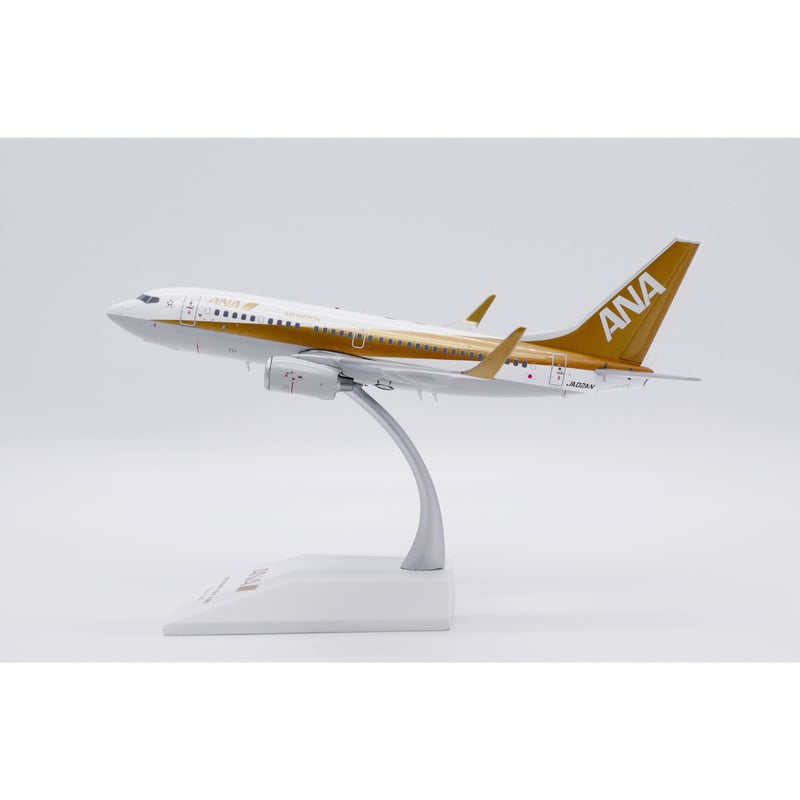 非売品・新商品情報】1/200 737-700 ANA「ゴールドジェット特別塗装機」