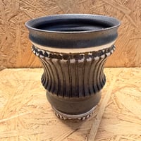 淡海陶芸研究所　白泥象嵌彫筒鉢