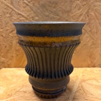 淡海陶芸研究所　泥象嵌彫筒鉢