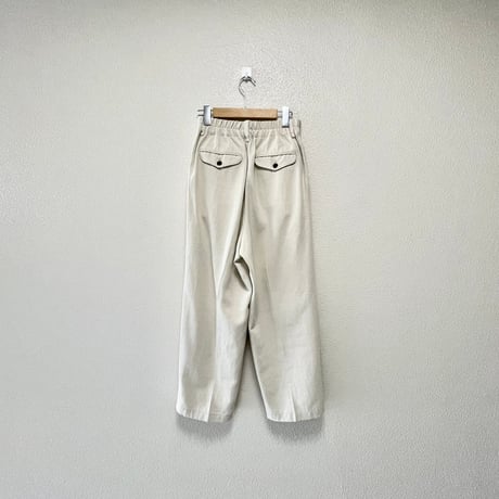 2023 / yuni 強撚コットントリアセテート バックゴムパンツ