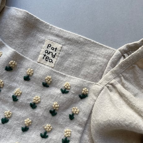 pot and tea 起毛リネン小花刺繍ブラウス