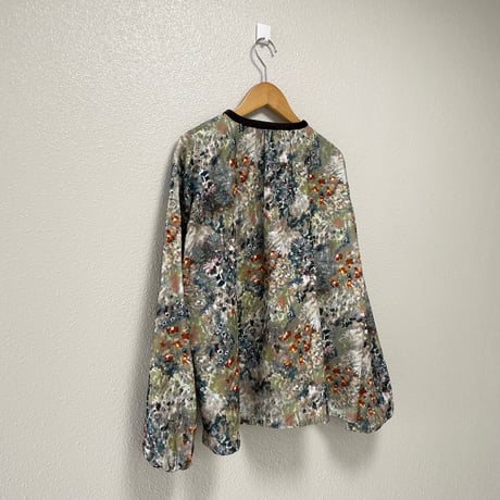 2024AW / l'atelier du savon 森とお花のつぎはぎプリント シャツコールブラウス