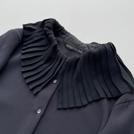 2024AW / 人気完売品 mizuiro ind プリーツカラーシャツ