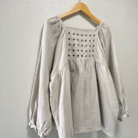 pot and tea 起毛リネン小花刺繍ブラウス