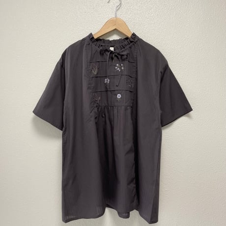 【2色展開】select 花刺繍ネックフリルチュニック