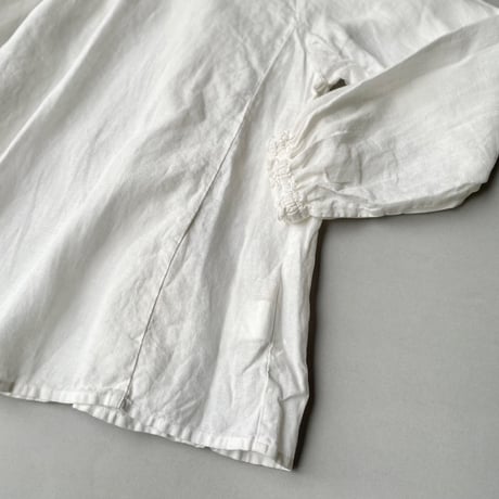販売継続品 / nest Robe リネンスタンドフリルブラウス