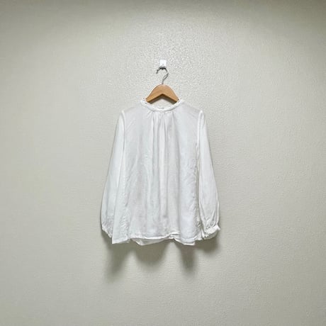 販売継続品 / nest Robe リネンスタンドフリルブラウス