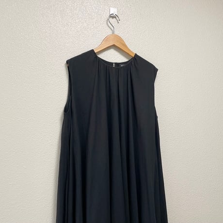 mizuiro ind ギャザーネックロングワンピース 【ブラック】
