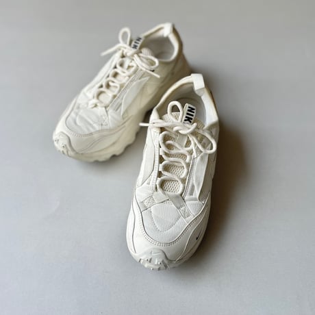 人気完売品 / NIKE TC 7900 スニーカー