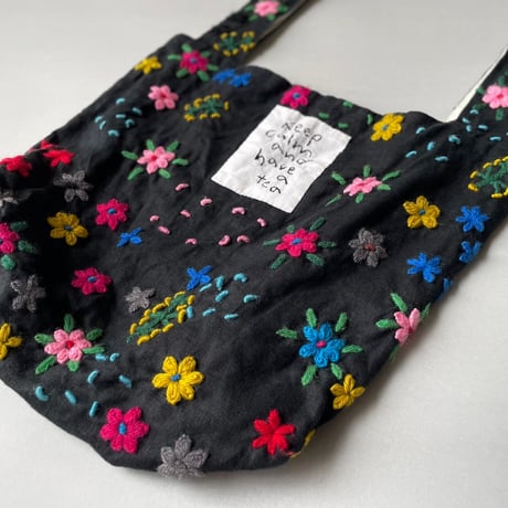 販売継続品 / pot and tea 毛糸刺繡バッグ