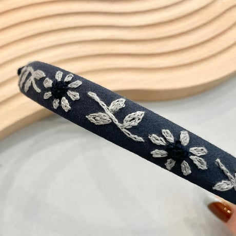 atelier N 刺繍カチューシャ
