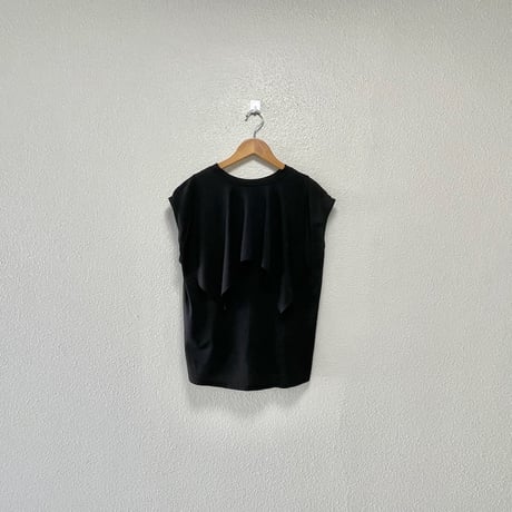 販売継続品 / CLOCHE ラッフルカットソー 【ブラック】