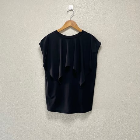 販売継続品 / CLOCHE ラッフルカットソー 【ブラック】