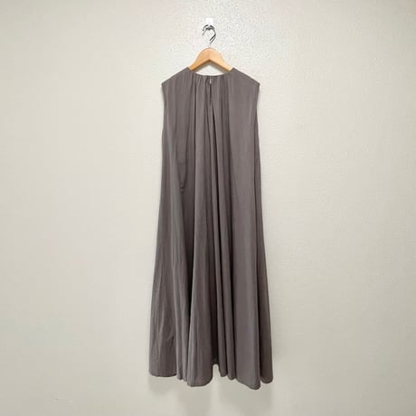 mizuiro ind ギャザーネックロングワンピース 【グレー】