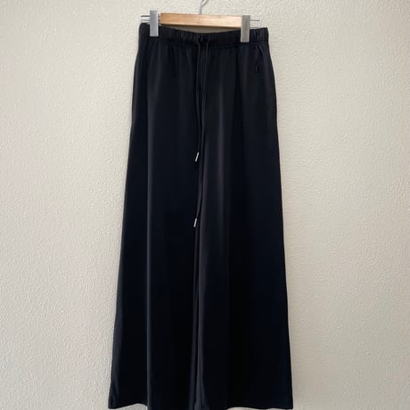 販売継続品 / IKITSUKE ギャザーワイドパンツ 【ブラック】