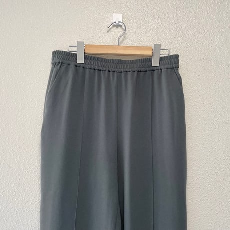 人気完売品 / KURASHI&Trips PUBLISHING 德田民子さんとつくった、品よくはけるイージージョガーパンツ