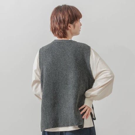 【4色展開】サイドスリットニットベスト