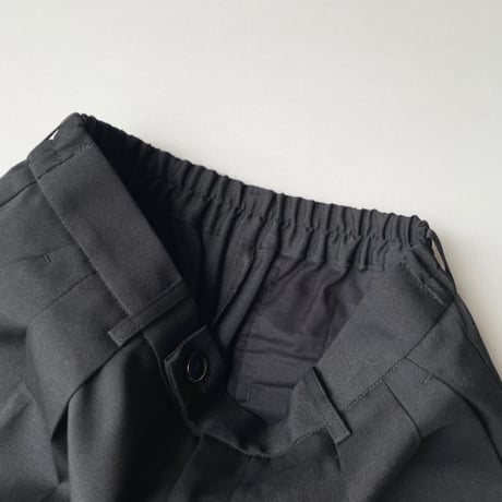 HELIOPOLE シャンブレーギャバタックパンツ