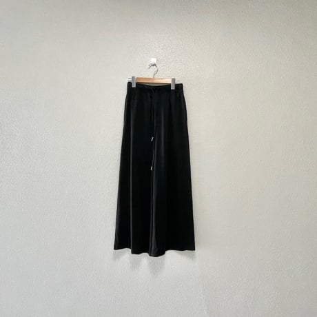 販売継続品 / IKITSUKE ギャザーワイドパンツ 【ブラック】
