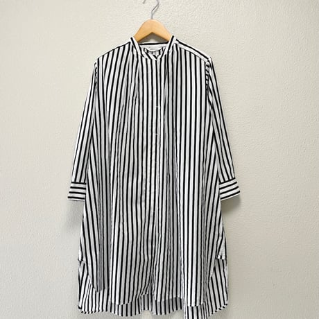 Hands of Creation バックタックチュニック丈スタンドシャツ