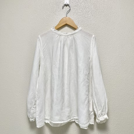 販売継続品 / nest Robe リネンスタンドフリルブラウス