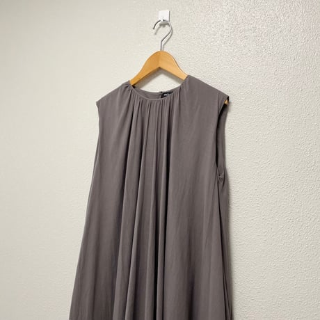 mizuiro ind ギャザーネックロングワンピース 【グレー】