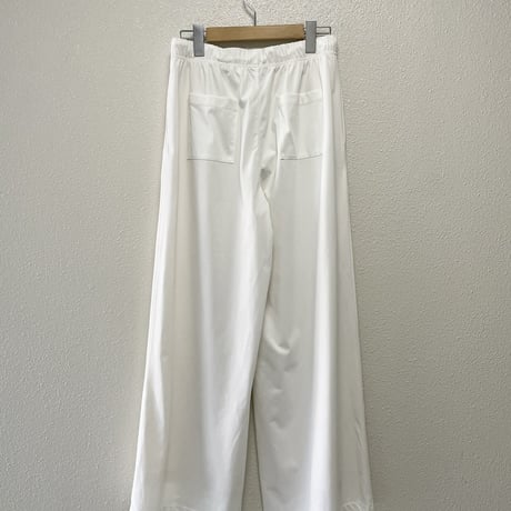 販売継続品 / IKITSUKE ギャザーワイドパンツ 【ホワイト】