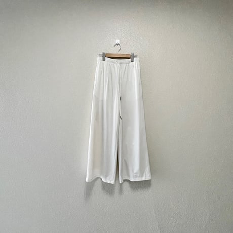 販売継続品 / IKITSUKE ギャザーワイドパンツ 【ホワイト】