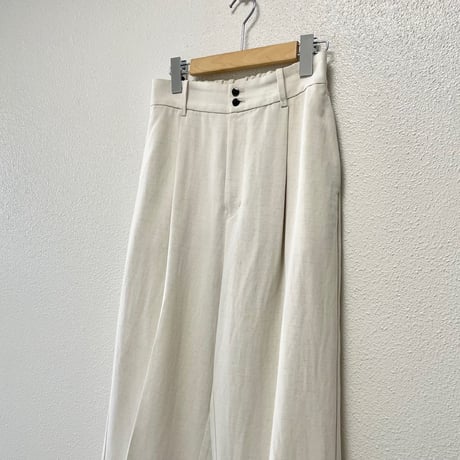 2023 / yuni 強撚コットントリアセテート バックゴムパンツ