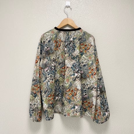 2024AW / l'atelier du savon 森とお花のつぎはぎプリント シャツコールブラウス