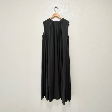 mizuiro ind ギャザーネックロングワンピース 【ブラック】