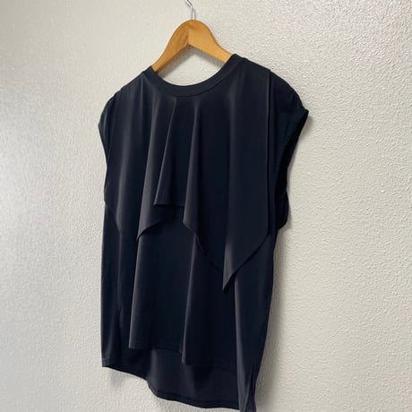 販売継続品 / CLOCHE ラッフルカットソー 【ブラック】