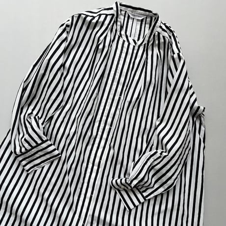 Hands of Creation バックタックチュニック丈スタンドシャツ