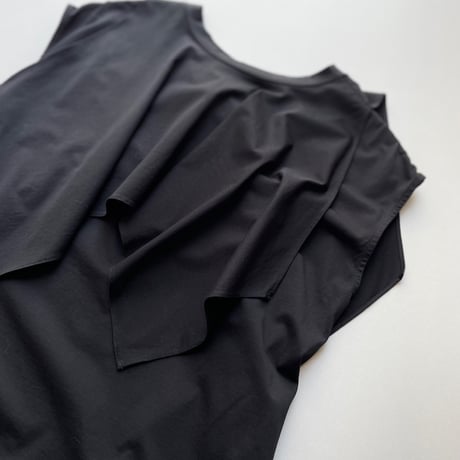 販売継続品 / CLOCHE ラッフルカットソー 【ブラック】