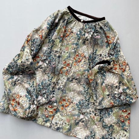 2024AW / l'atelier du savon 森とお花のつぎはぎプリント シャツコールブラウス