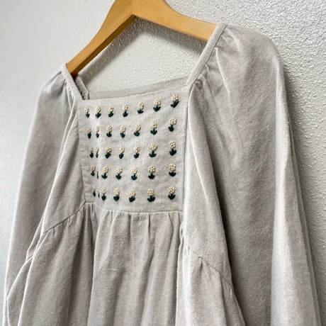pot and tea 起毛リネン小花刺繍ブラウス