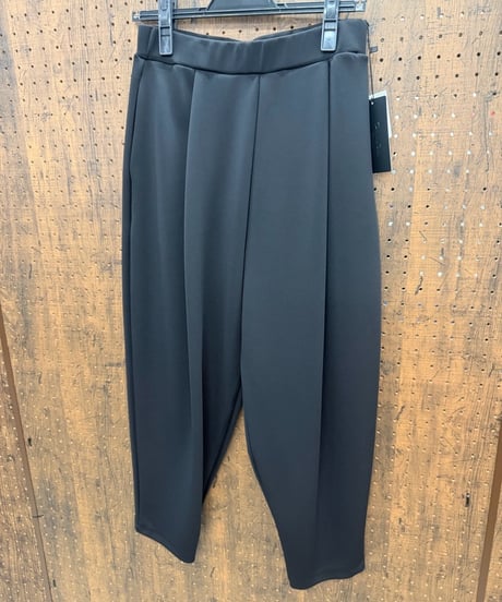 Pauline Bleu ポリーヌブロー　ソフトボンディング タック入り コクーンパンツ