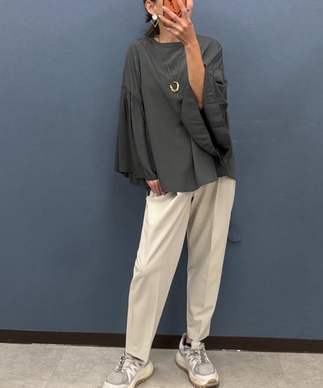 Uncarnet アンカルネ ギャザースリーブ フレアブラウス