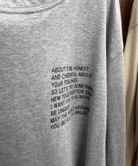 C’EST MOIJEU セモアージュ　アシメロゴプリント ゆるシルエットロングTシャツ