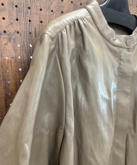 Pauline Bleu ポリーヌブロー　フェイクレザー ギャザースリーブブルゾン