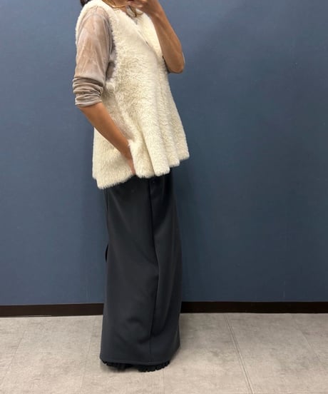 Dignite collier ディニテコリエ  ふわ軽シャギーペプラムベスト