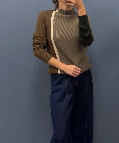 Pauline Bleu ポリーヌブロー アシンメトリー配色 ボタンデザインリブニット