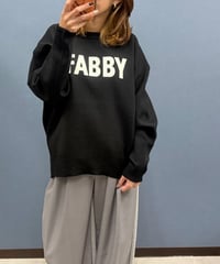 Dignite collier ディニテコリエ 「FABBY」アップリケロゴ ニットプルオーバー