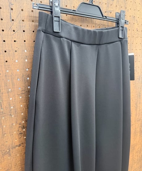 Pauline Bleu ポリーヌブロー　ソフトボンディング タック入り コクーンパンツ