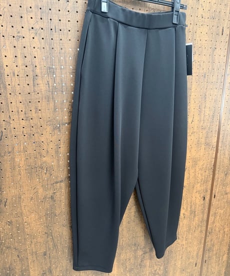 Pauline Bleu ポリーヌブロー　ソフトボンディング タック入り コクーンパンツ