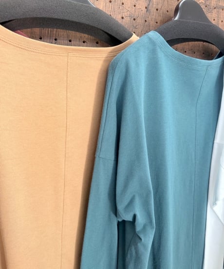 ATELIER SIX  アトリエシックス　刺繍ガール×BARプリントロンT